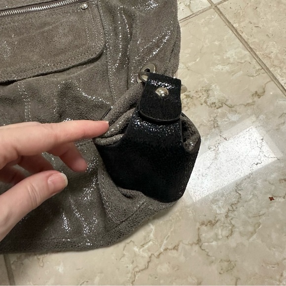 B. MAKOWSKY LEATHER HOBO FOLDING SATCHEL SHOULDER TOTE BAG GRAY SHIMMER PURSE - Picture 10 of 10